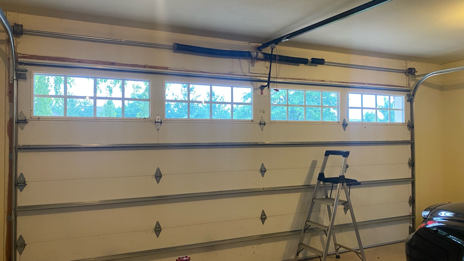 Garage-Door-Mishaps-Prevention-and-Solutions-Garage-Door-Mechanical-Failures