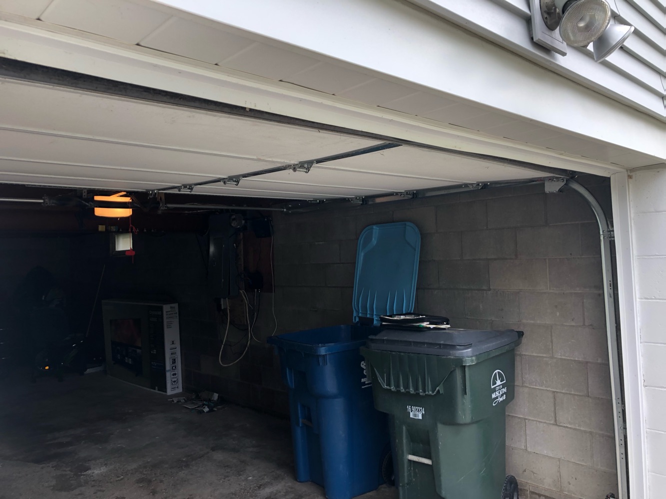 Garage Door Repair Garage Door Service Garage Door Maintenan Garage Door Cable Replacement Muscatine